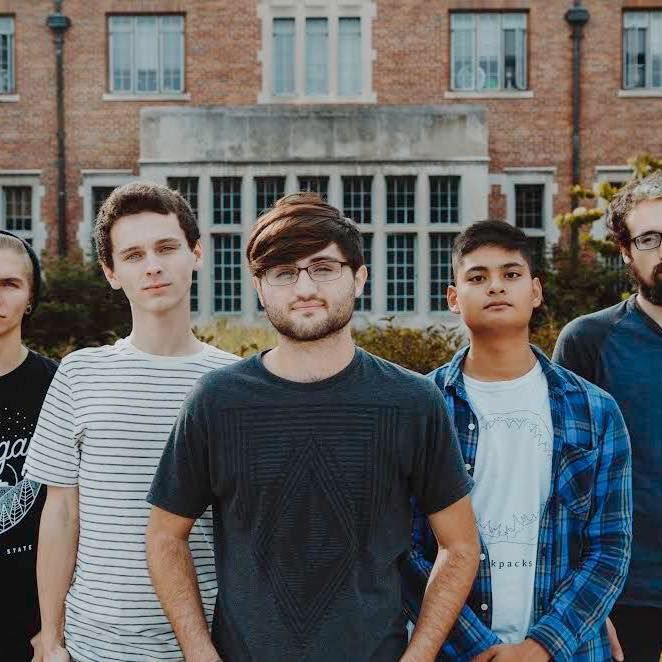 The boys welcome Lansing, MI emo/pop punk sons Hot Mulligan onto the show. 
