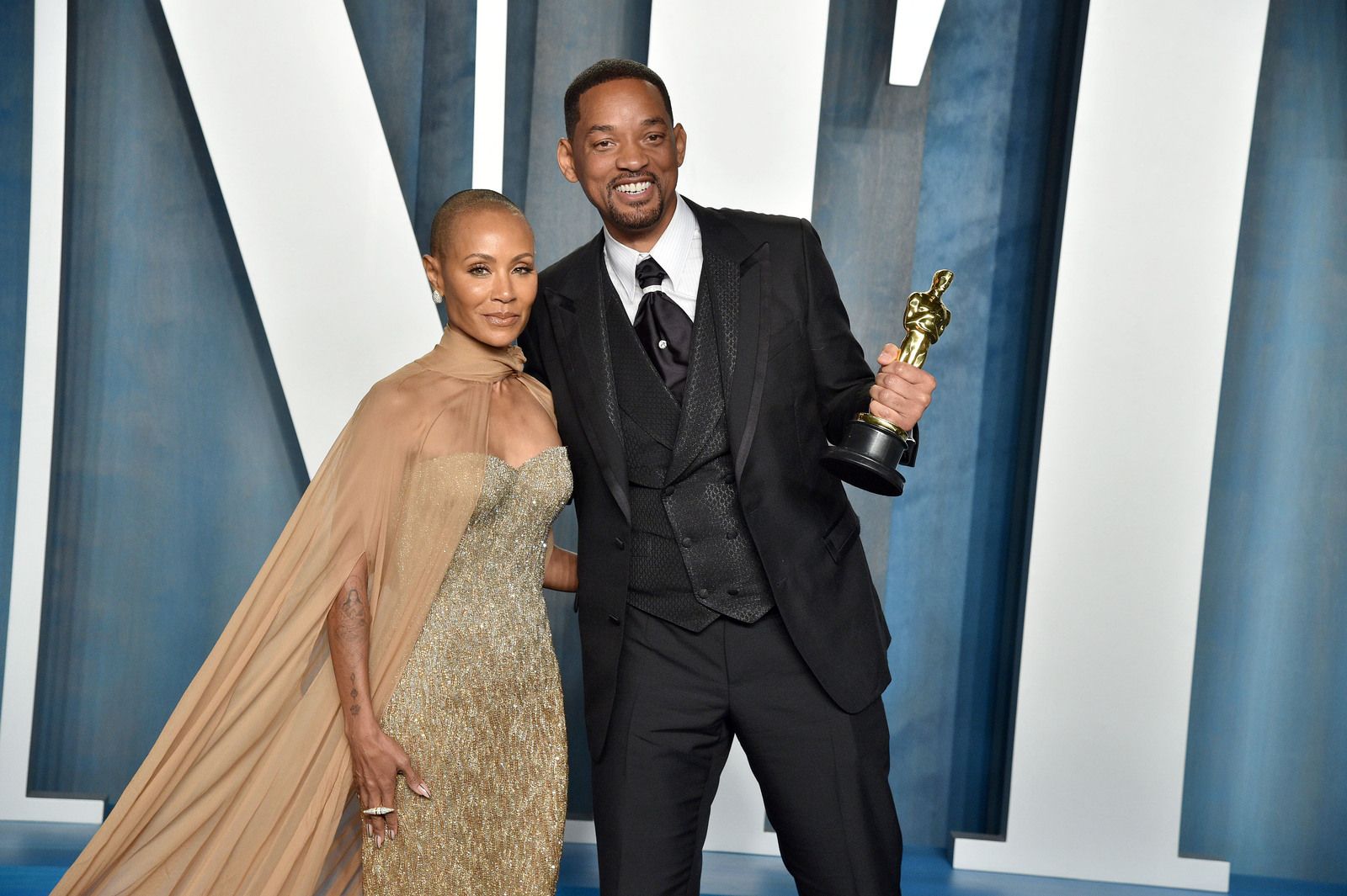 S10 Ep164: 04/21/22 - Jada Pinkett-Smith’s ‘Red Table Talk’ Barely Mentions Will Smith’s Oscars Slap—Says They Will Unpack It When ‘The Time Calls’